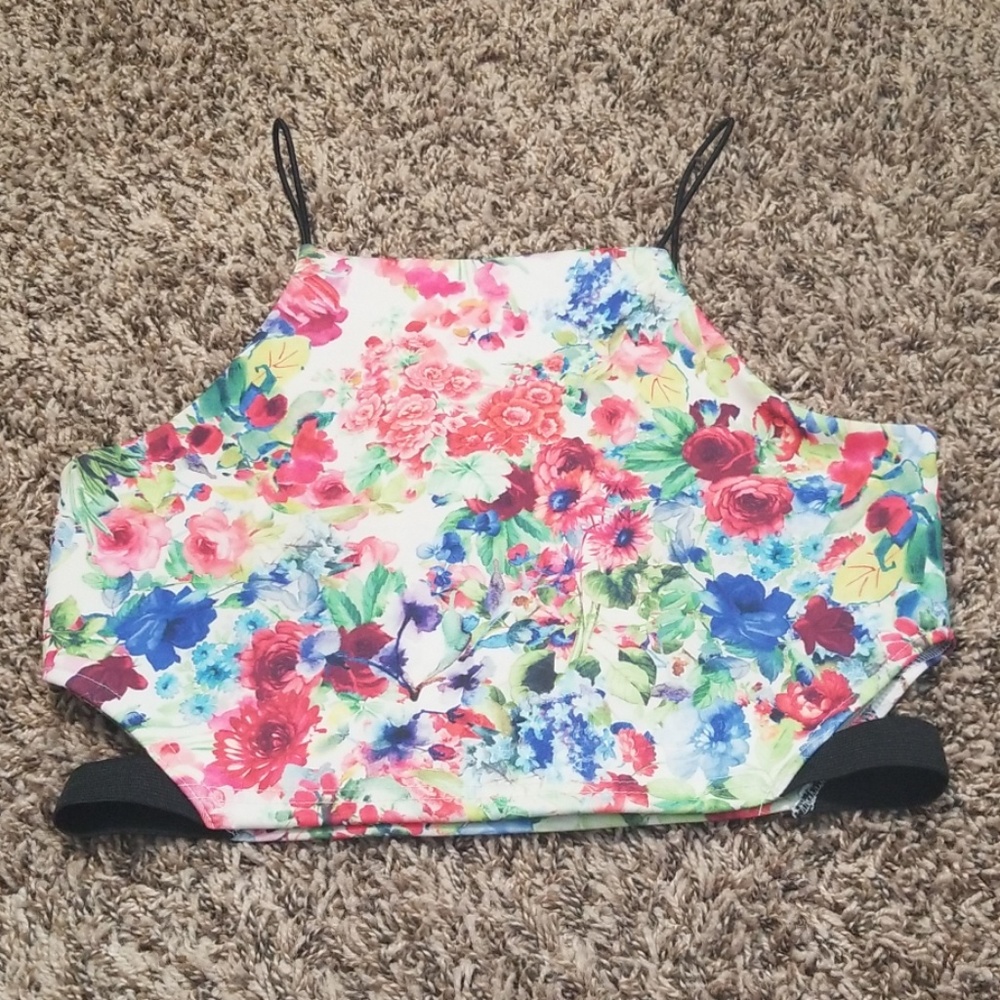 Boohoo Night floral crop top